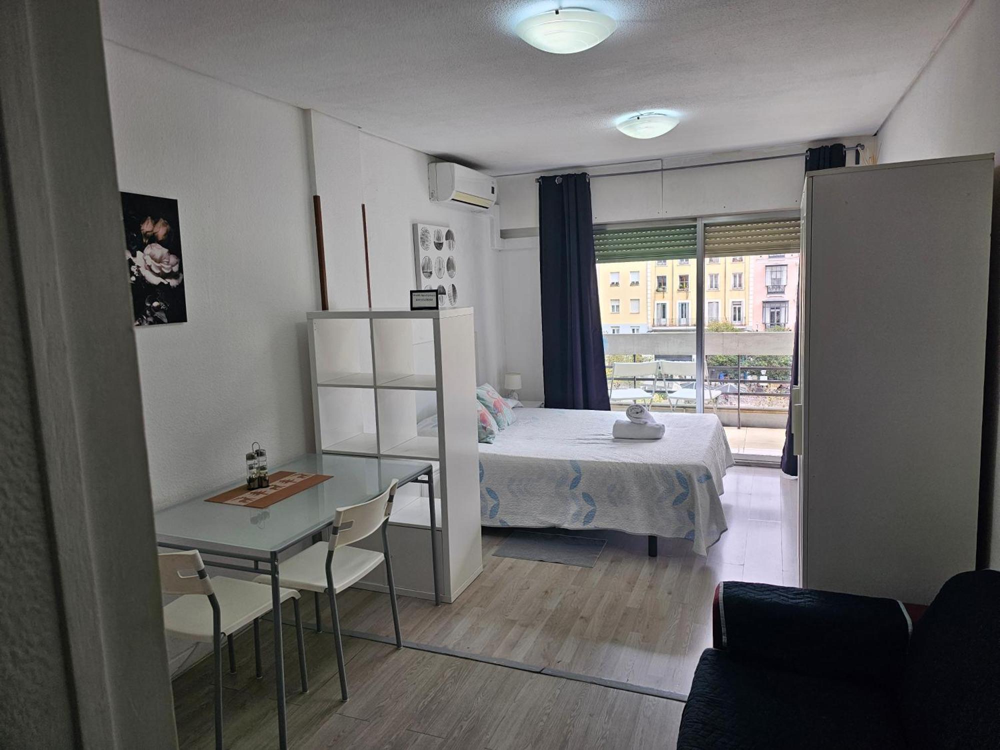 Estudio Doble Con Balcon En Madrid Centro Екстер'єр фото