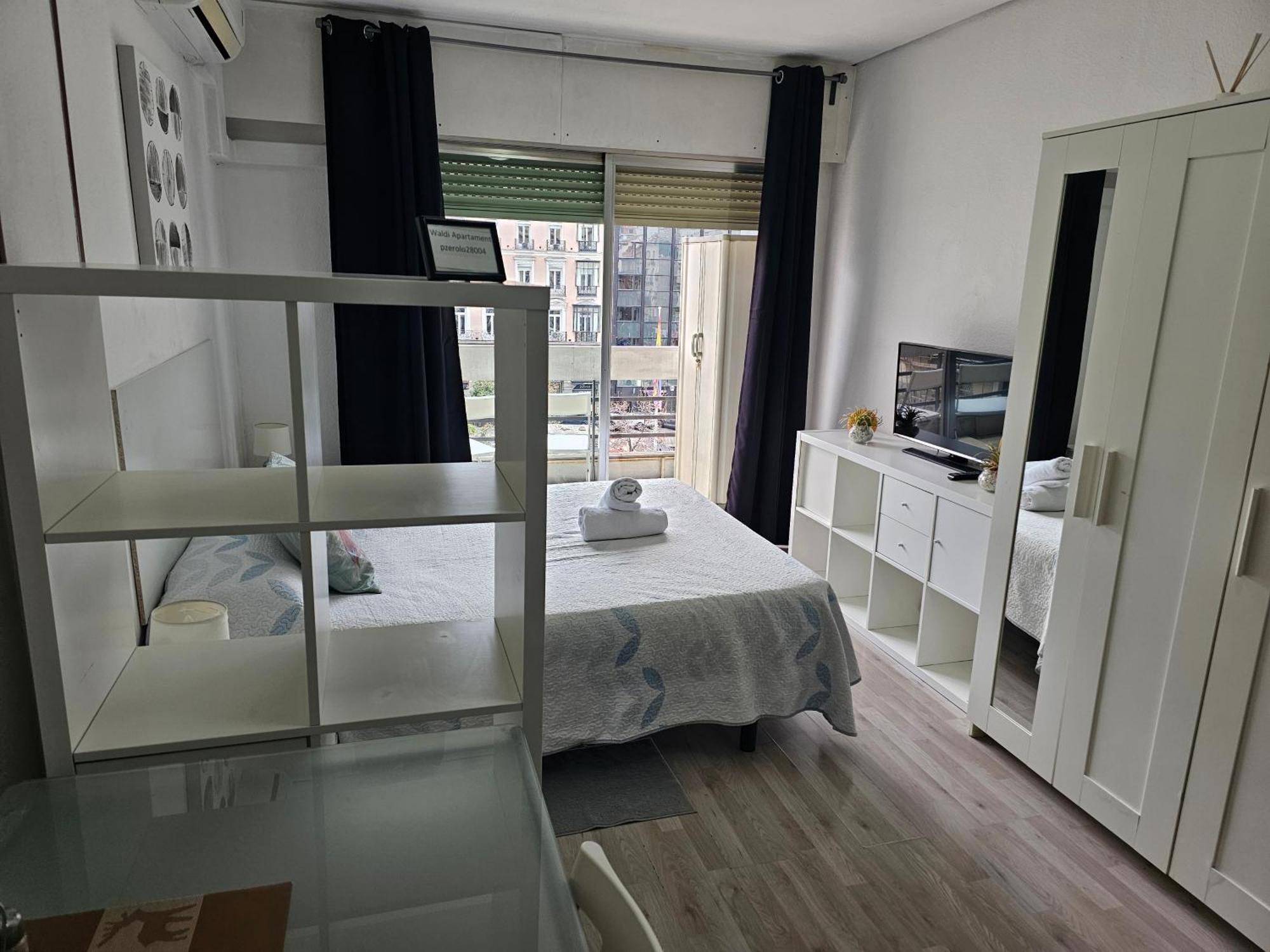 Estudio Doble Con Balcon En Madrid Centro Екстер'єр фото